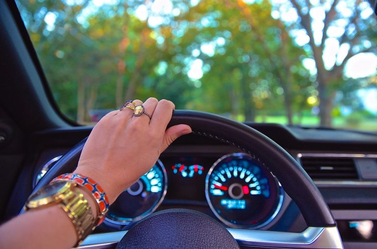 Финансовая защита на дорогах: как выбрать оптимальное страхование автомобиля в Украине