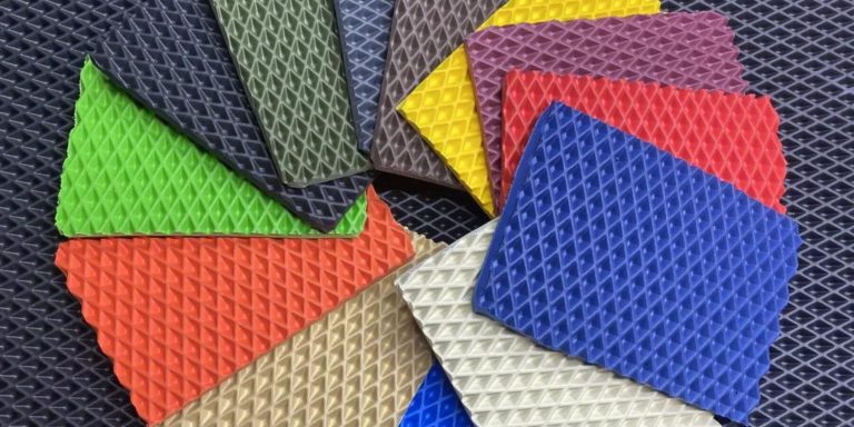 Как правильно подрезать универсальные автоковрики под конфигурацию вашего салона